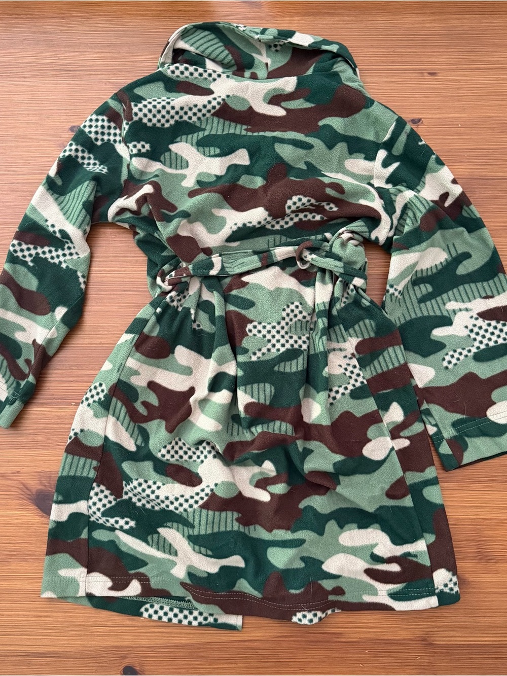 Cherokee Camo Robe - Medium - Picture 2 of 5